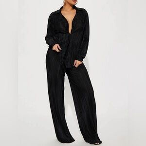 Fashion Nova Plisse Pant Set in Black